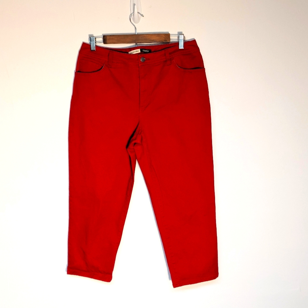 St. John's Bay Stretch Red Capri Pants, 12